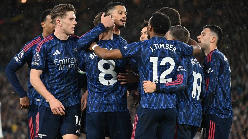 4年2.05亿！点名交易里夫斯！詹姆斯公开不满艾顿？